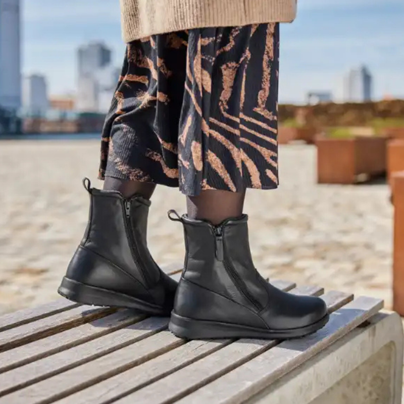 New Feet Damenstiefelette mit weiter Passform – Schwarz
