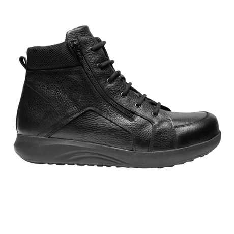 Schwarzer New Feet Herrenstiefel aus Glattleder, seitlich gesehen, mit Schnürsenkeln und Reißverschluss